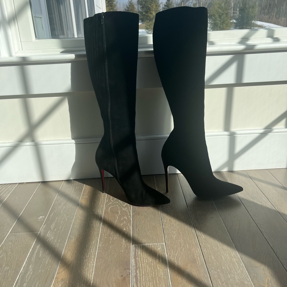 Christian Louboutin SUEDE POINT-TOE BOOTS WITH STILETTO HEEL 11CM - size US 8.5